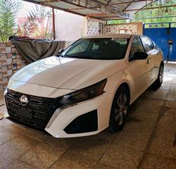 نيسان ألتيما